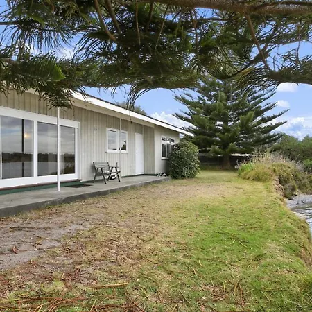 Jetty Road On The Beach Lakes Entrance Exterior photo