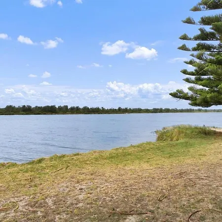 Jetty Road On The Beach Lakes Entrance Exterior photo
