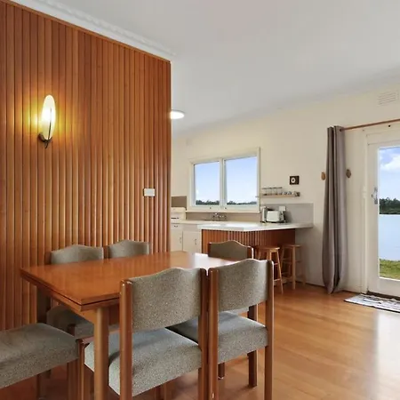 Jetty Road On The Beach Lakes Entrance Exterior photo